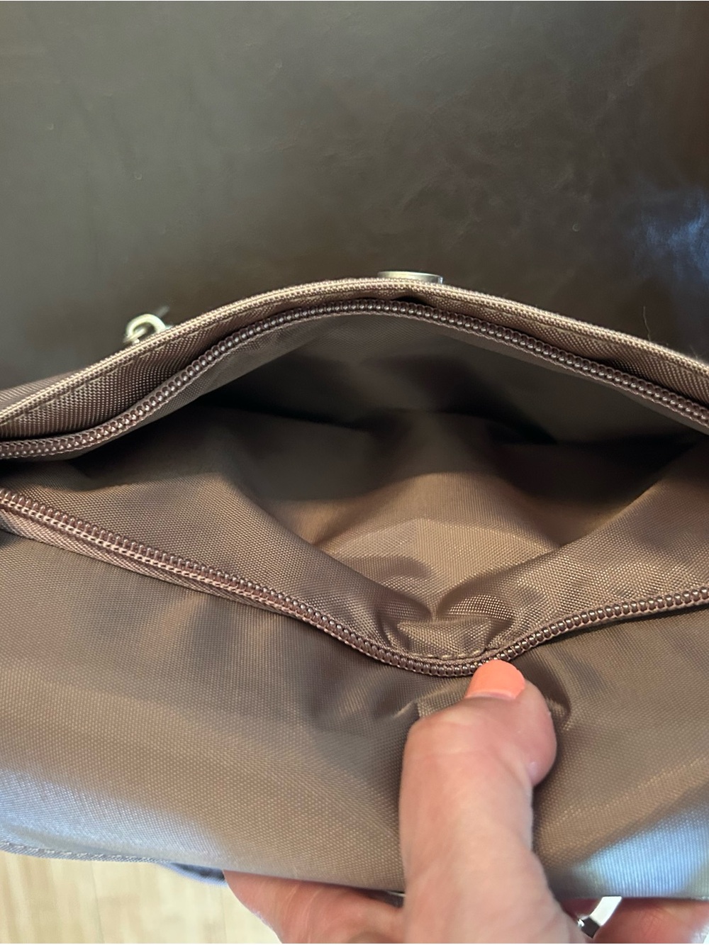 Travelon NWT Anti-theft Crossbody Bag - Picture 8 of 10